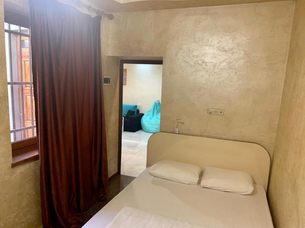 Luxury Apartment With Jacuzzi On Republic Square Ereván Exterior foto