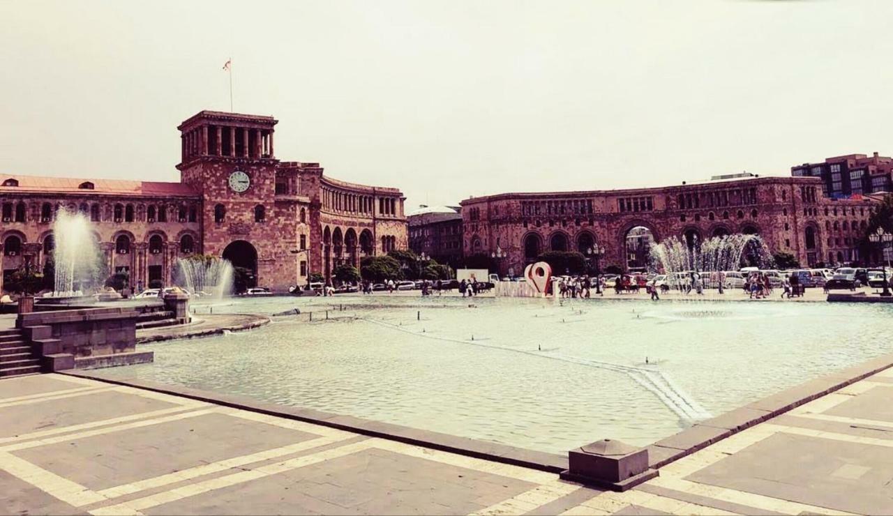 Luxury Apartment With Jacuzzi On Republic Square Ereván Exterior foto