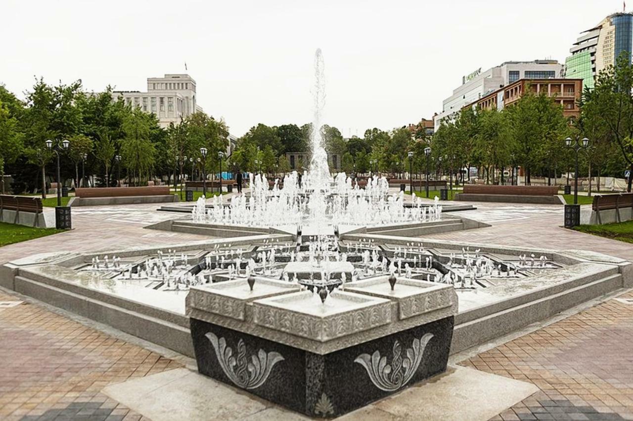 Luxury Apartment With Jacuzzi On Republic Square Ereván Exterior foto